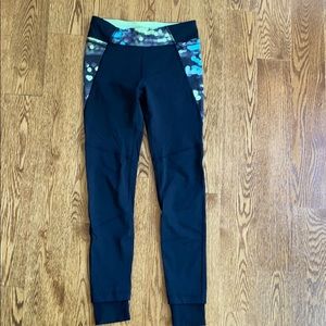 Ivivva Size 12 black leggings